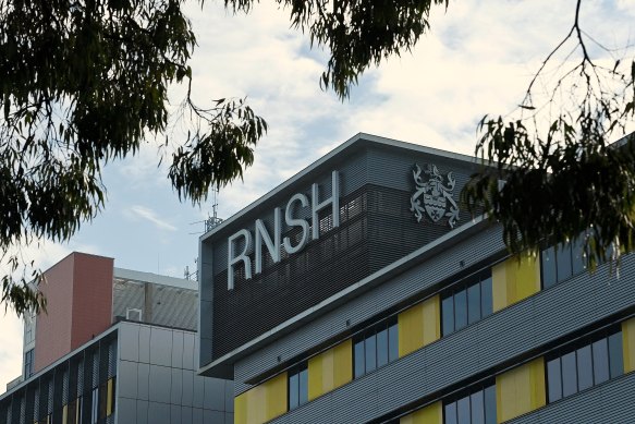 The Healthcare Complaints Commission found a senior lab worker swapped patient tissue samples to deliberately undermine her co-worker at Royal North Shore Hospital.