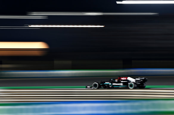 Lewis Hamilton en route to victory in Qatar.