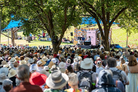 The Adelaide Writers’ Week crowd fills the Pioneer Women’s Gardens.