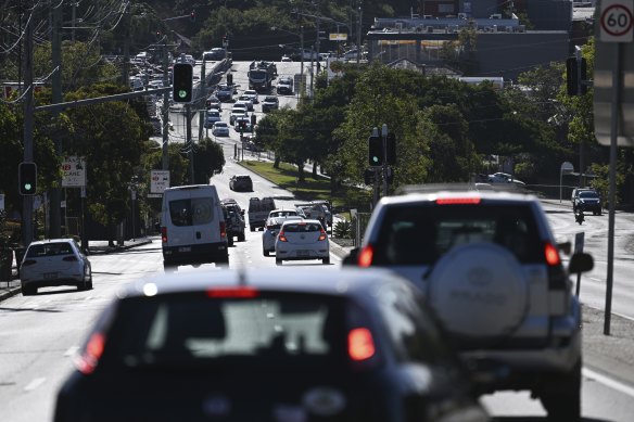 A re-elected Schrinner LNP council would spend $15 million improving traffic light sequencing at selected intersections in Brisbane.