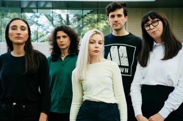 Alvvays present a ripping live show.
