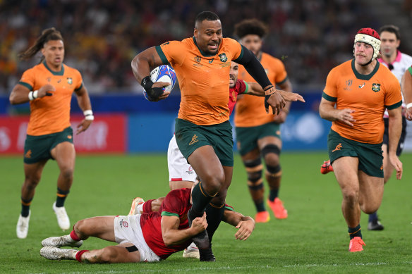 Samu Kerevi makes a break against Portugal