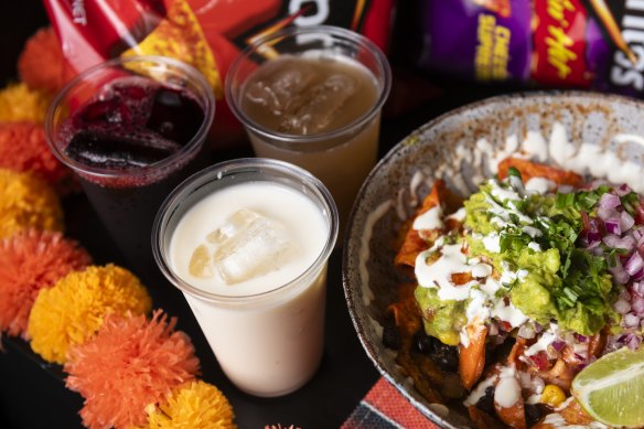 Abe’s serves horchata, hibiscus and tamarindo drinks.