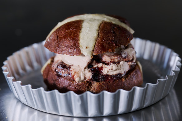 Pidapipo’s chocolate bun with a scoop of gelato.