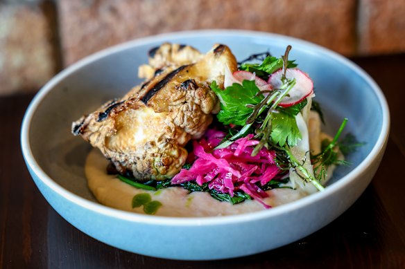 Lion’s mane mushroom, white bean puree and shaved fennel.