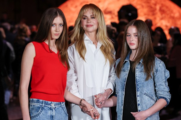PARIS, FRANCE - OCTOBER 06: (EDITORIAL USE ONLY - For Non-Editorial use please seek approval from Fashion House) (L-R) Sunday Rose Kidman Urban, Nicole Kidman and Faith Margaret Kidman-Urban attend the Chanel Womenswear Spring/Summer 2026 show as part of Paris Fashion Week on October 06, 2025 in Paris, France. (Photo by Stephane Cardinale - Corbis/Corbis via Getty Images)