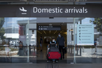 Perth Travellers In Queensland Must Get Covid Test Isolate