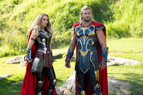 Natalie Portman as Mighty Thor and Chris Hemsworth as Thor in Thor: Love And Thunder.