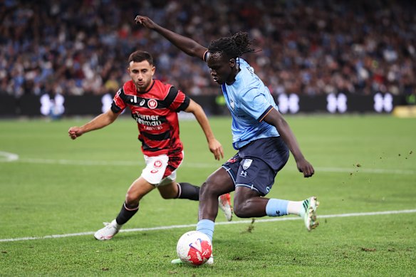 Sydney FC’s Akol Akon on the ball.