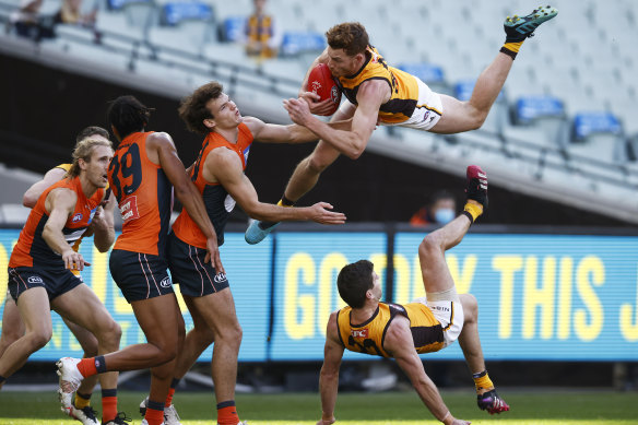 Tim O’Brien takes a ‘Superman’ grab for the ages in Hawthorn’s win over the Giants.