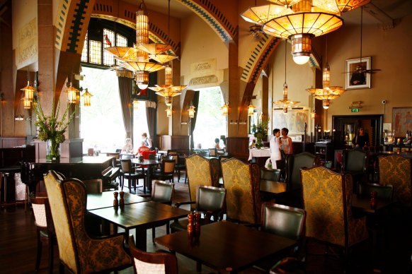 Art nouveau beauty: Cafe Americain.