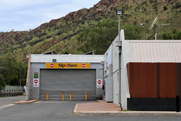 A drive-through bottle shop in Alice Springs. 