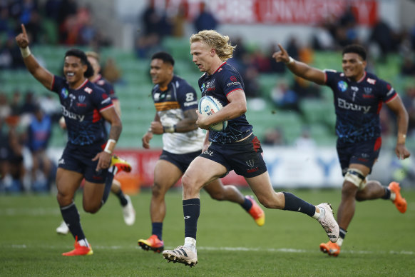 Carter Gordon racing away to score against the Brumbies.