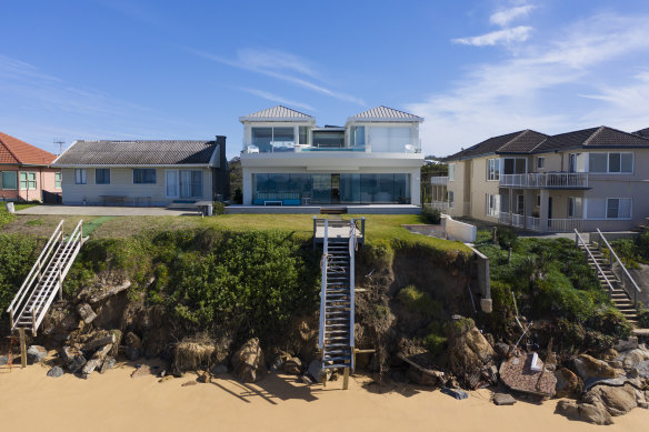 31 Ocean View Drive at Wamberal, one of several homes where asbestos and other buried building waste was discovered in 2016. 