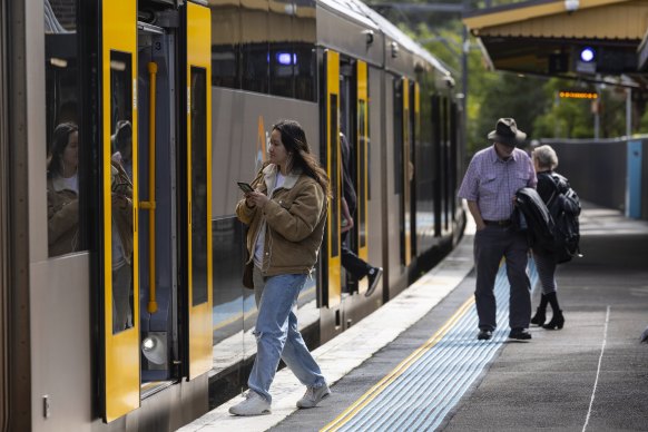 Commuters at Lindfield station in the Ku-ring-gai LGA. Council is taking the state government to court over its plans to build more housing near transport hubs.