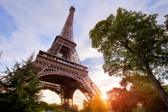 The Eiffel Tower in Paris took 793 days to complete. 