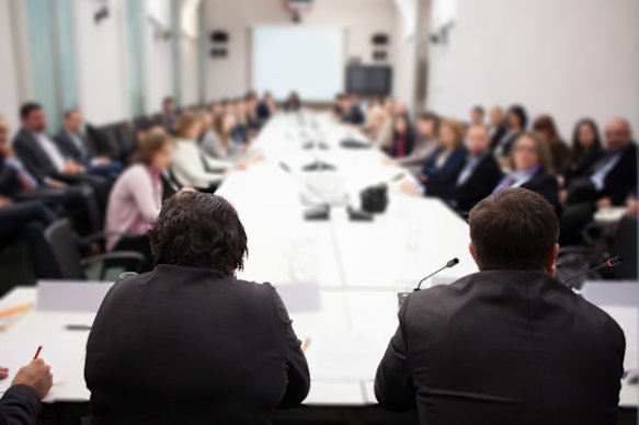 Too many people in a meeting can be a major drag on productivity.
