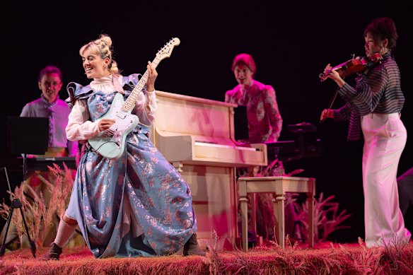 Kala Gare rockin’ the electric guitar. 