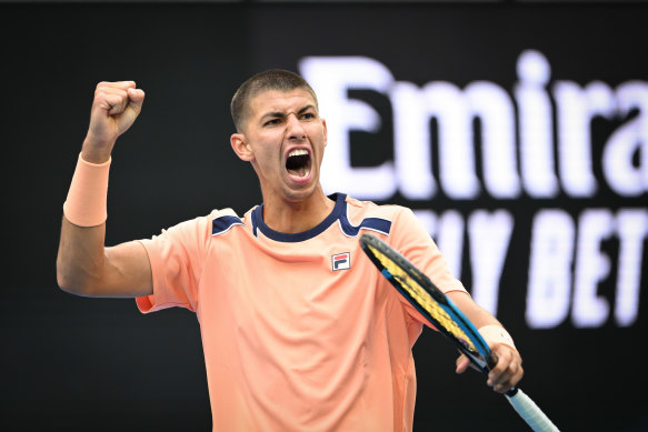 Alexei Popyrin through to the third set