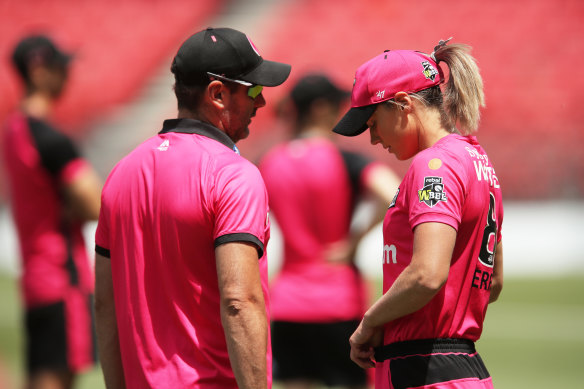 Sixers captain Ellyse Perry with coach Ben Sawyer during the WBBL in 2020.