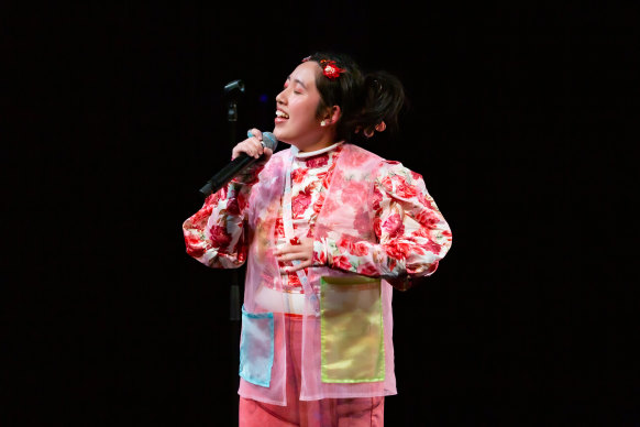 MUNGMUNG performs her song <i>Gardenhome</i> at a Live from the Lab live event.