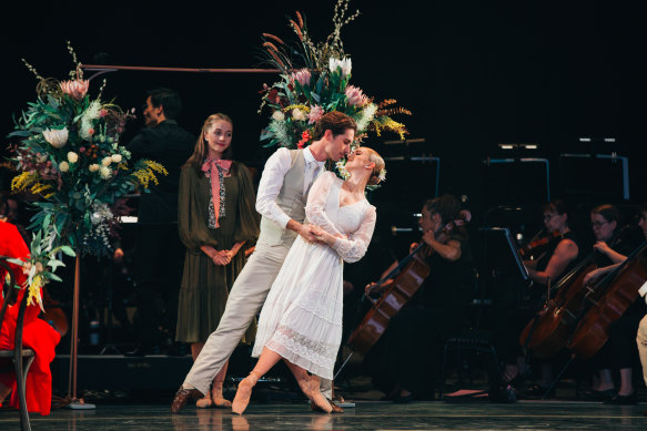 Nathan Brooks and Riley Lapham in The Vow as part of Ballet Under the Stars.