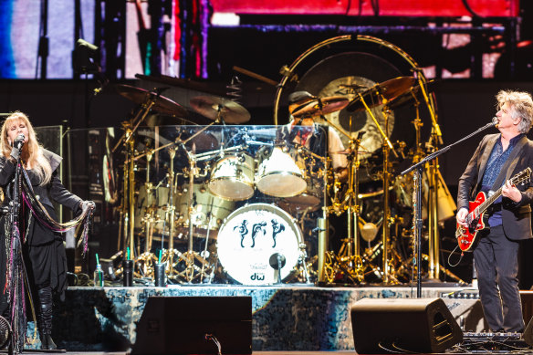 Stevie Nicks and Neil Finn performing in Fleetwood Mac at Rod Laver Arena, September 2019. 