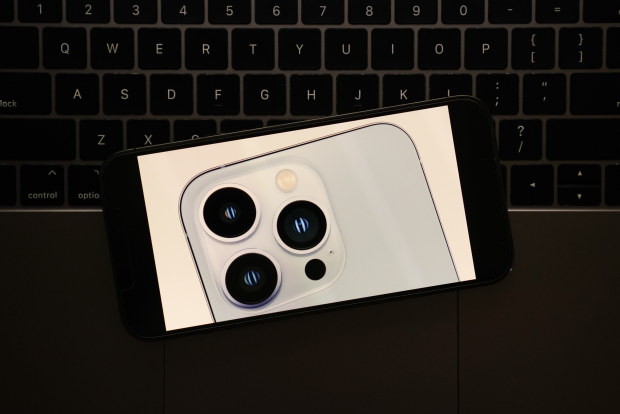 Apple Set To Slash Iphone Production Due To Chip Crunch