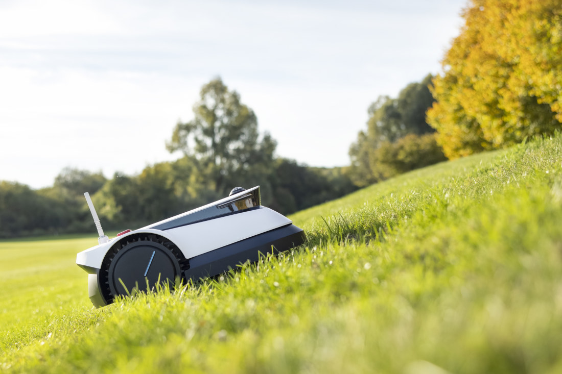Robot lawn best sale mower for hills