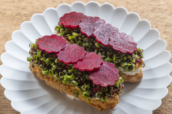 A tried and true flavour combination, beetroot and goat’s cheese, come together in a savoury eclair.