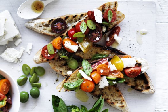 Turn a quick snack into a light meal by adding a few products from the deli.