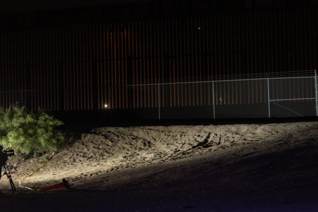A portion of the border wall in Texas remains calm shortly after Title 42 expired.