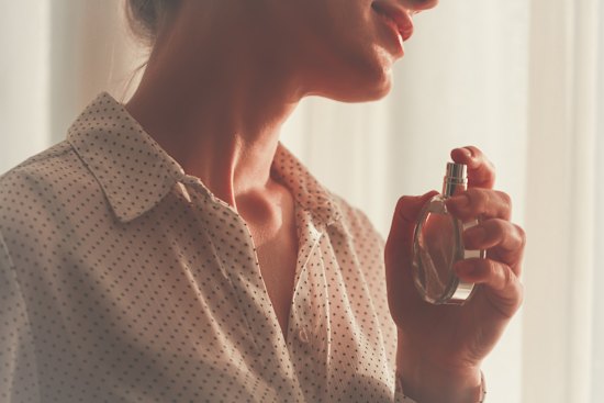 Winter is the ideal season to boost the intensity of your perfume as cold air slows down molecular evaporation.