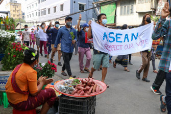 Anti-coup protesters in Yangon, Myanmar on Saturday as General Min Aung Hlaing, the senior military leader behind the coup, met with ASEAN leaders in Jakarta.
