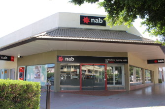 NAB 禁止客戶在分支機構使用信用卡付款。