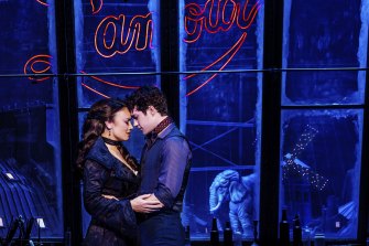 Alinta Chidzey (Satine), Des Flanagan (Christian) in Moulin Rouge! The Musical!