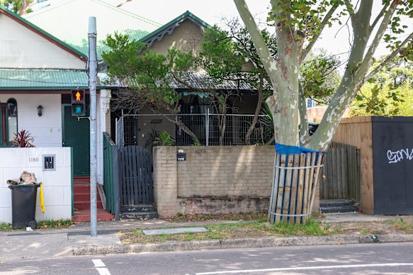 The neighbouring house at 1178 Botany Road.