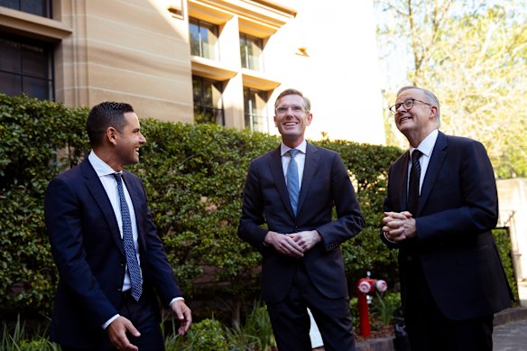 Independent Sydney MP Alex Greenwich, NSW’s then-premier Dominic Perrottet and Prime Minister Anthony Albanese announce the tribute to the late Queen Elizabeth II on September 14, 2022. 