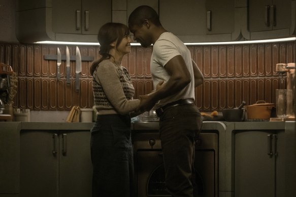 Rashida Jones and David Oyelowo in Silo.