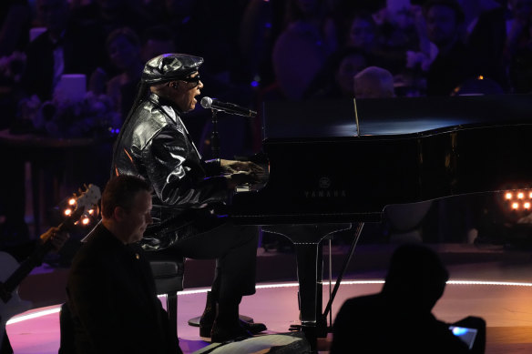 Stevie Wonder pays tribute to Tony Bennett.