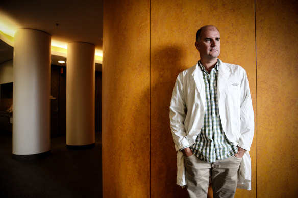 Dr Darren Saunders quit his job over the current situation in Australian scientific research.
