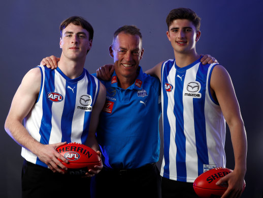Alastair Clarkson with North Melbourne’s top picks, Harry Sheezel (right), and George Wardlaw.
