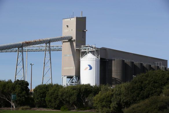 The Alcoa-controlled Portland Aluminium smelter is dependent on government subsidies.