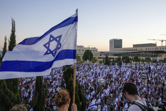 Thousands of Israelis protest against plans to overhaul the judicial system.