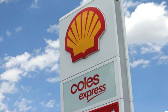 Viva Energy, the owner of the Geelong oil refinery and Australia’s Shell petrol station network, has agreed to acquire OTR’s 200-plus stores in a $1.15 billion deal.