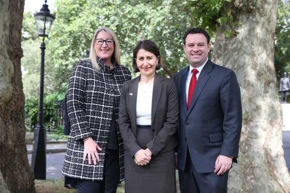 BAE Systems Australia CEO Gabby Costigan has signed an MOU with NSW Premier Gladys Berejiklian and Jobs Minister Stuart Ayres.