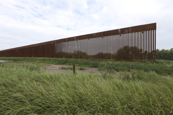 A border wall section stands near La Grulla, Texas.