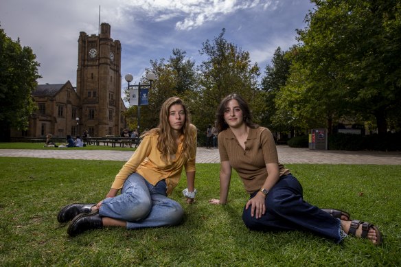 Students Hannah Moshinsky and Ruby Peer at Melbourne University have been underwhelmed by the return to studies in semester one.