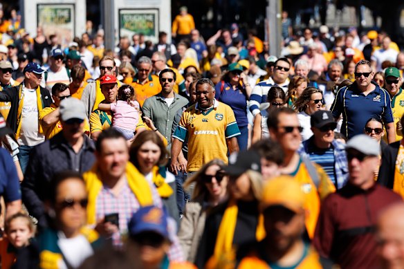 Wallabies fan file into Allianz Stadium. 