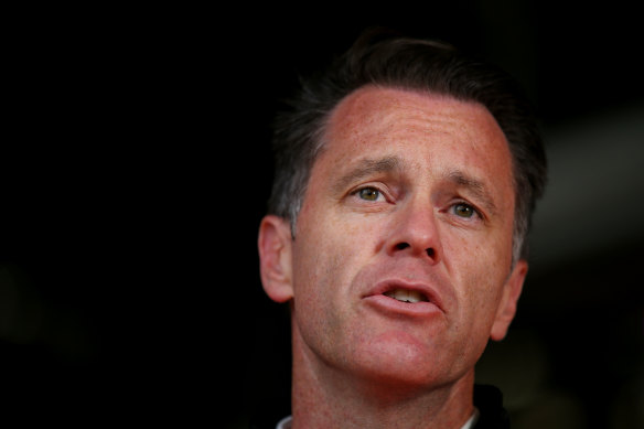 Labor leader Chris Minns must show leadership on the issue of poker machines.